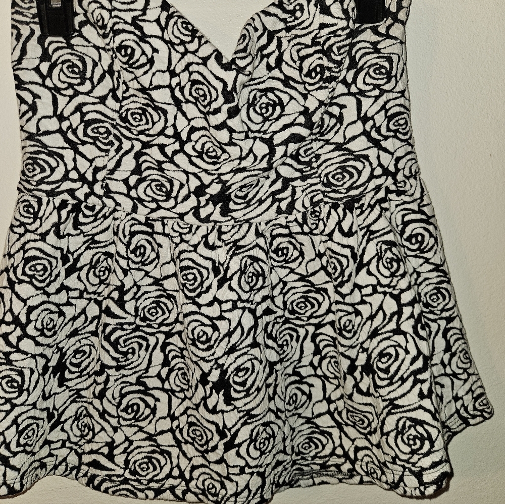 Pins And Needles Womans Black And White Floral Strapless Top Size L - Picture 2 of 13